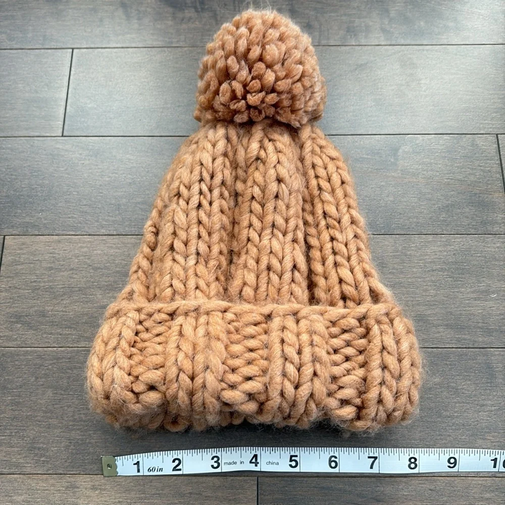 ABERCROMBIE Women's Chunky Knit Beanie, Light Brown Tuque, Pom Pom Hat Winter - Picture 6 of 7